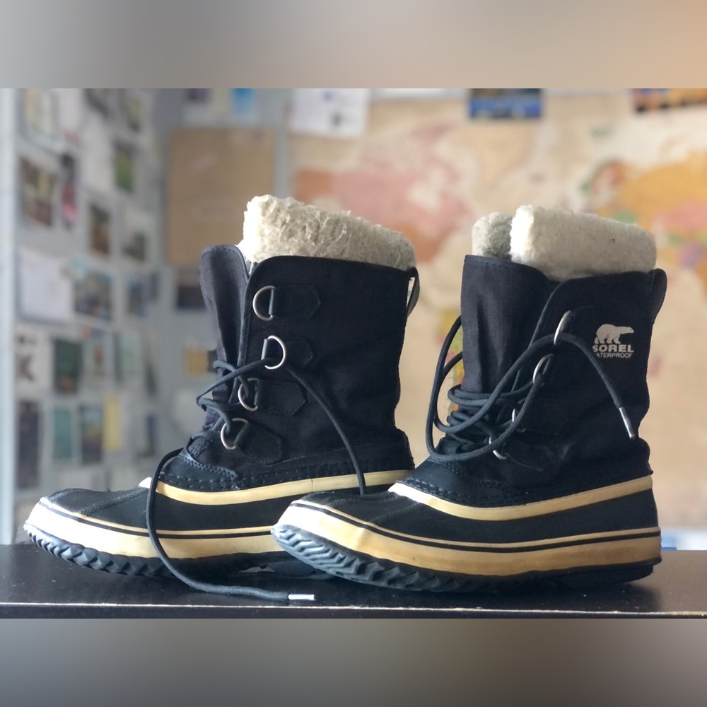 Sorel Boots (size 8)